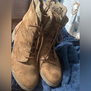 Women's Tan Lace-Up Boots